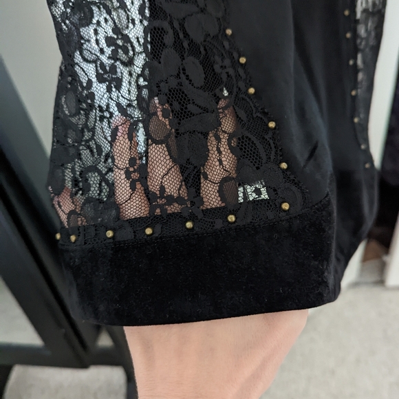 Lace dress - Picture 6 of 11